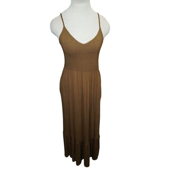 Evereve Brown Midi Dress – Size M – Smocked Back, Spaghetti Straps, Pockets - Picture 4 of 10